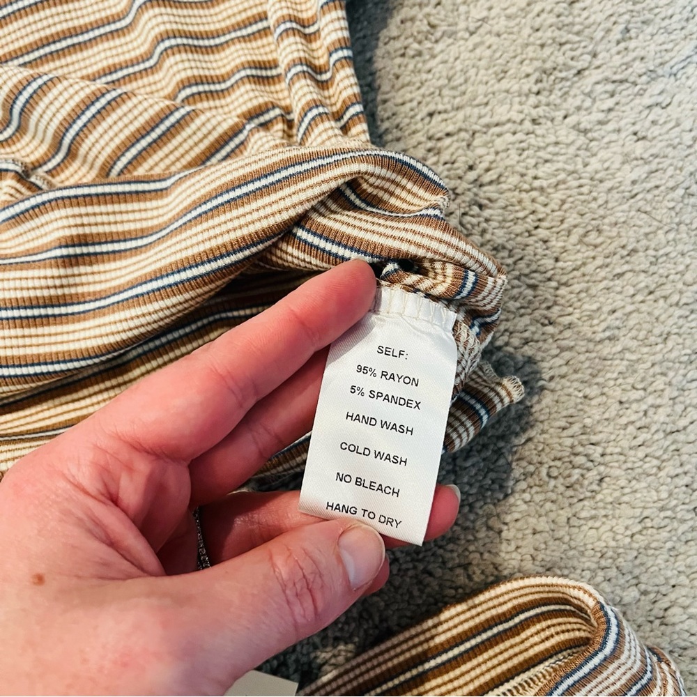 Endless Blu. Skirt and Cropped Top Set, Size L - Picture 4 of 9